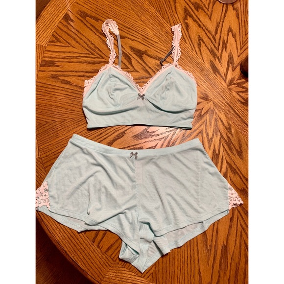 NWOT Victoria Secret Lingerie Set - Picture 5 of 11